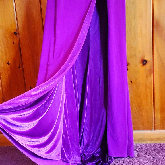 Dress - Picture 6 of 6